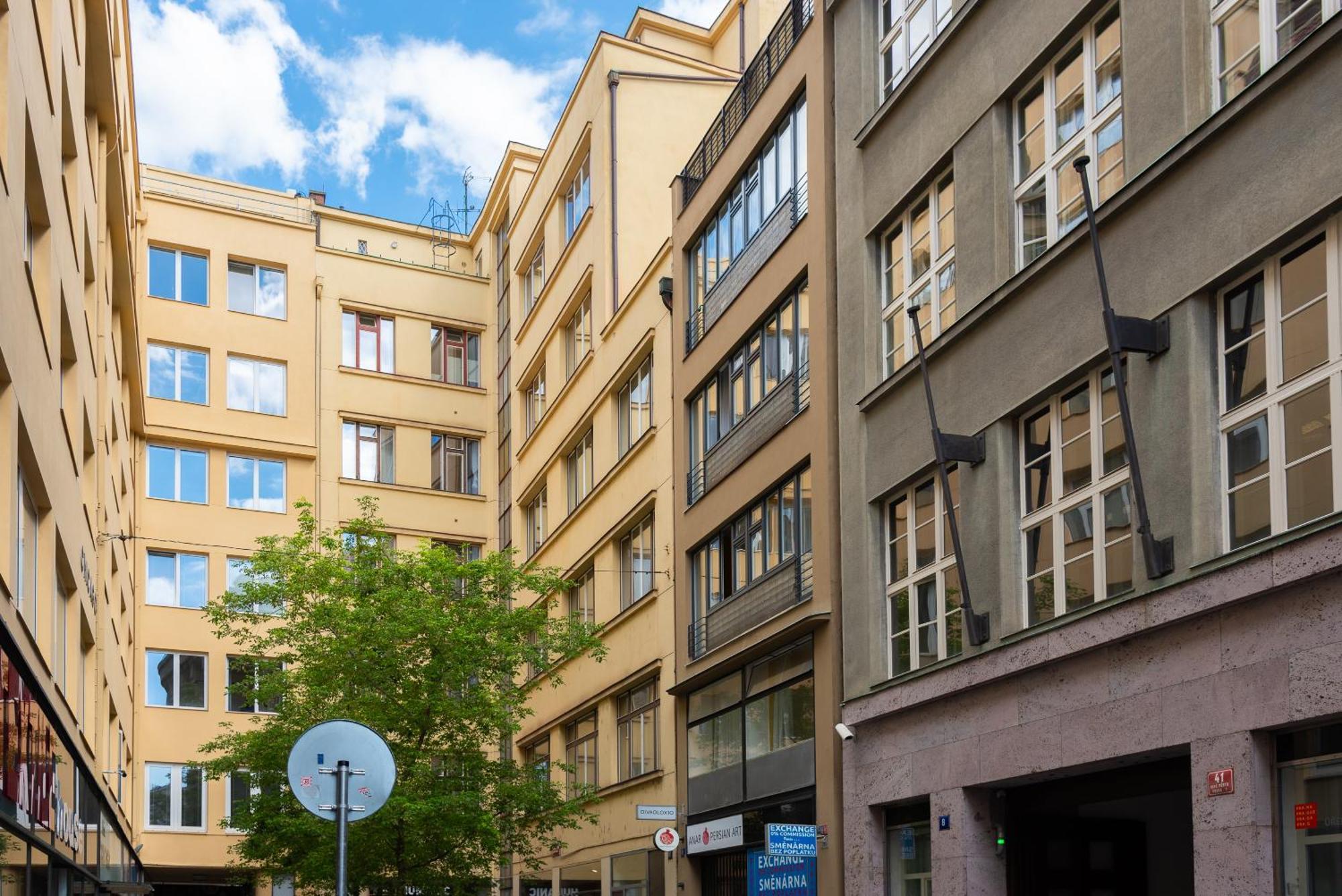 City Leaf Apartments Прага Екстер'єр фото