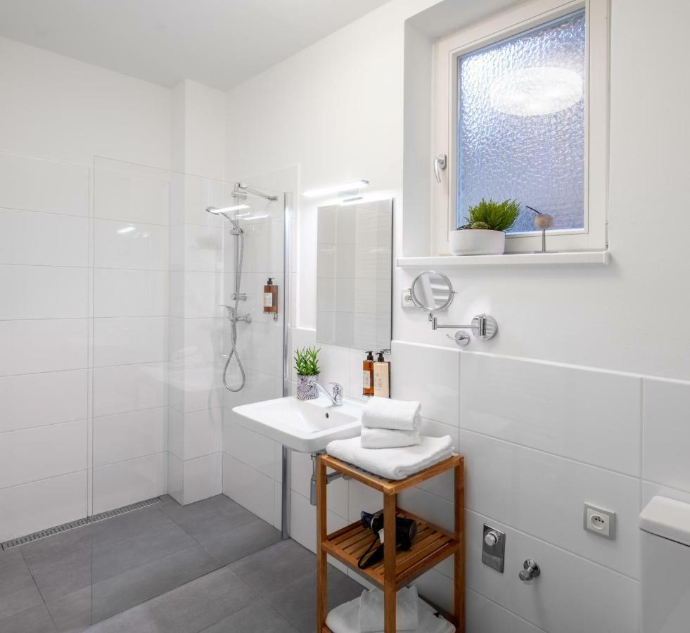City Leaf Apartments Прага Екстер'єр фото